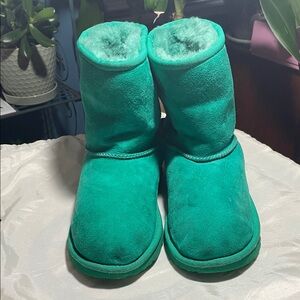 UGG Classic Short ll Boots In Emerald Green Suede and Sheepskin.